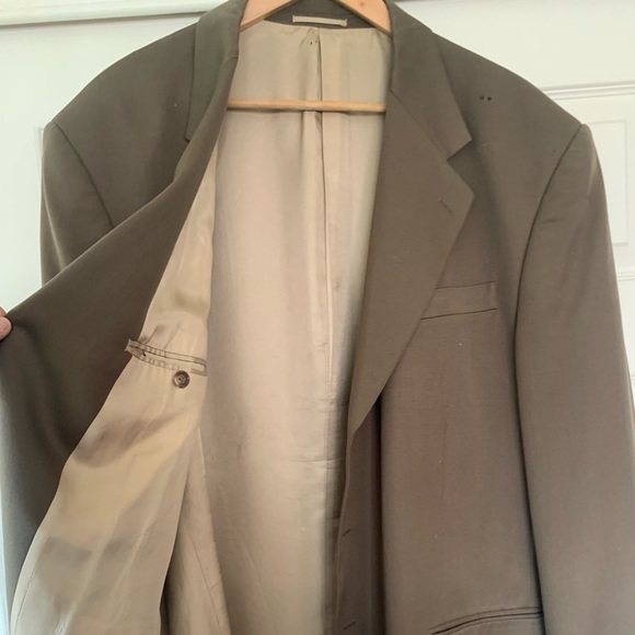 Brown Three-Button Suit Jacket - Picture 5 of 5